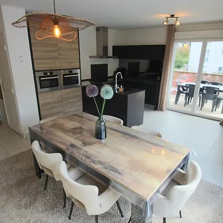T3 75 M2 3 Chambres, Balcon, Aix Les Bains * 艾克斯莱班